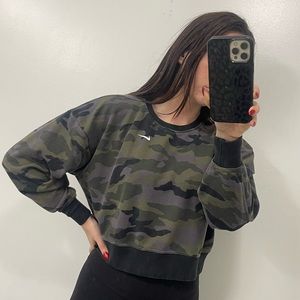 camo nike crew - size small